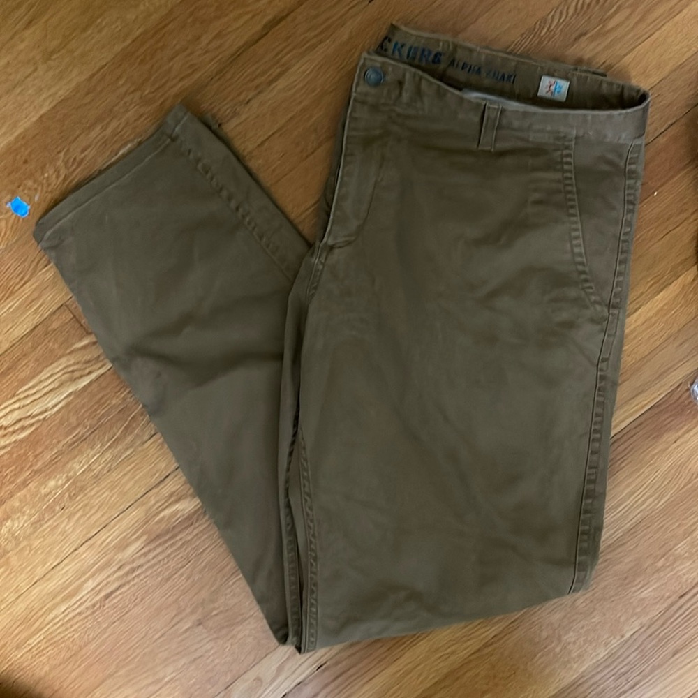 DOCKERS 38 x 32 Alpha Khaki